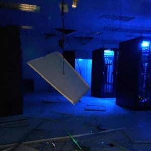 天津滨海新区一危险品仓库发生爆炸 周围建筑只剩框架