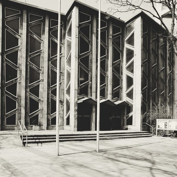 1957δ