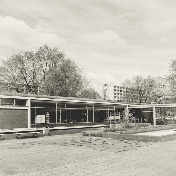 1957δ