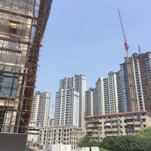 房管局门口的“钉子户” 被称为史上最强