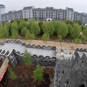 时评:不妨对“校园长城”多点宽容