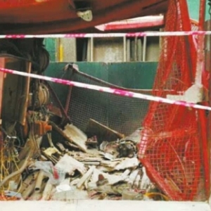 成都在建楼盘电梯30多层坠毁 4名工人当场死亡