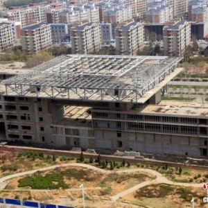 停工3年 郑州地标建筑“中原之门”烂尾将被拆