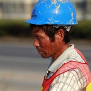 时评:老龄化建筑工人如何建起新型城市大厦?