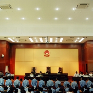 12名村民因阻拦施工 被告上法庭