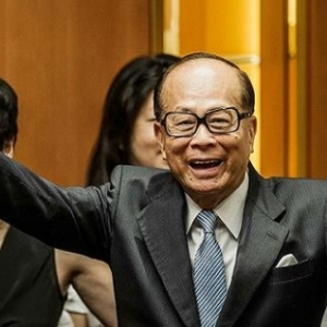 “跑”了的李嘉诚又回来了? 60亿抄底上海地标写字楼