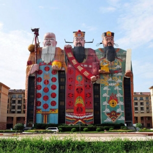 时评:奇怪建筑可休矣