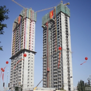 西宁中心广场北扩标志性建筑超高层年内主体封顶