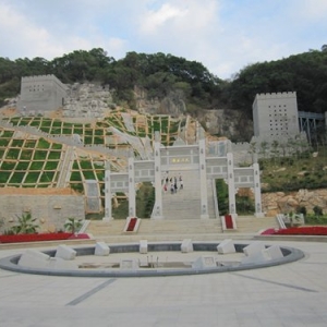 泉州大坪山建筑垃圾基本清完 山坡将整改成三级阶梯