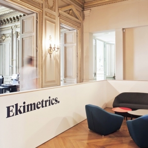 Ekimetricsܲ칫еľռ Wooden Playful Furniture Blocks in an Office by Estelle Vincent