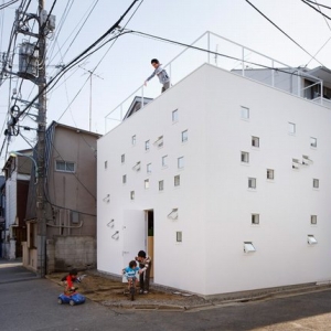(RoomRoom) by Takeshi Hosaka Architects