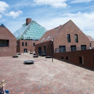Spijkenisseɽbook mountain + library quarter by MVRDV