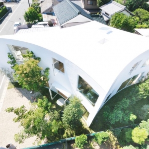ɭסլ Forest House in the City by Studio Velocity