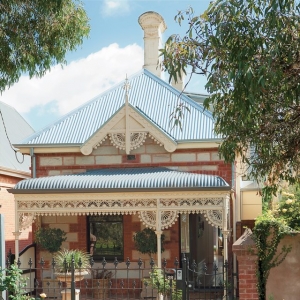һƽִ AUSTRALIAN BUNGALOW WITH A MODERN ADDITION