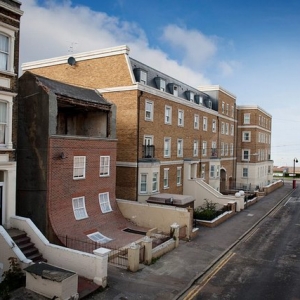Ľ from the knees of my nose to the belly of my toes by alex chinneck