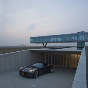 в̬ Ecological house in a glass box raised above the landscape by Paul de Ruiter Architects