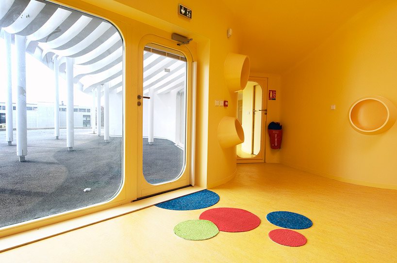 法国布雷的幼儿园 childcare facility in boulay by