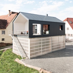 Ī House Unimog by Fabian Evers Architecture & Wezel Architektur