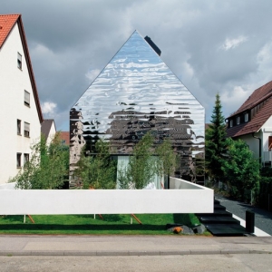 ·άϣľ  mirror-clad House by Bernd Zimmermann
