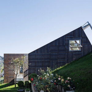ɽϵҹ Tick-shaped art studio by Christian Tonko