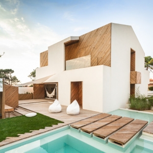 ľסլ Silver Wood House by Ernesto Pereira