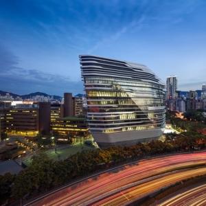shopϵ the most beautiful works of Zaha Hadid