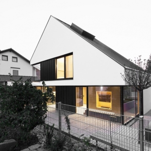 Ľڽ House Bסլ House B by Format Elf Architekten