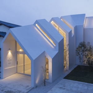ձǧҶн Asahicho Clinic by hkl studio