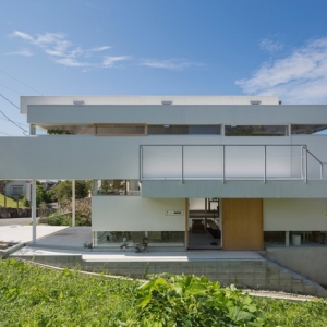оζѻסլ House in Toyonaka by Tato Architects