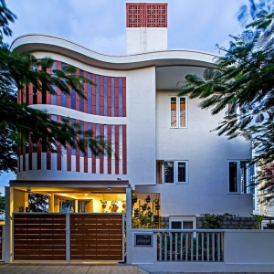 жӡPrasanna Nairסլ Prasanna Nair house by Kham Design
