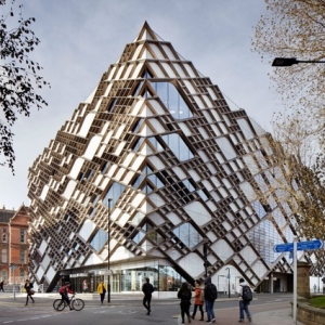 лƶ´ѧʯ¥ The Diamond in  The University of Sheffield by Twelve Architects