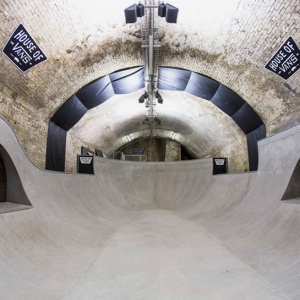 ׶ػ¬վµġhouse of vans 幫԰