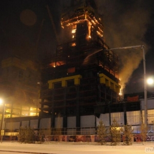 哈萨克斯坦在建中亚第一高楼爆炸起火