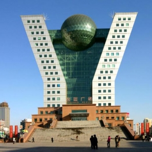 时评:为“奇怪建筑”划界限