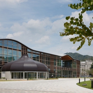 ҵɭ֣᪸ý Gifu Media Cosmos by   Toyo Ito & Associates