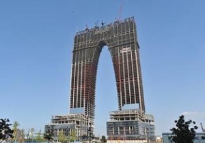 美媒称中国怪建筑走向终结:曾让所在城市快速出名