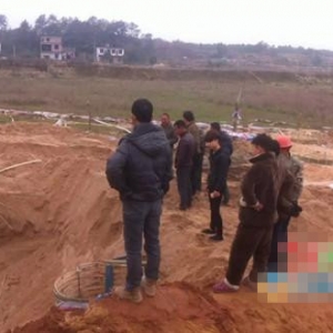 九江修水一在建工地塌方 1名工人被埋身亡