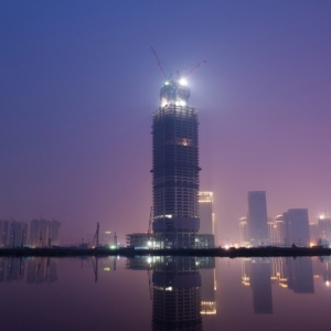 BIM在武汉绿地中心项目的应用-指导自带塔机顶升模架平台安装
