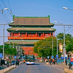 北京鼓楼大街“织补”恢复胡同街巷格局