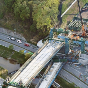日本高速公路桥梁施工事故造成2死8伤