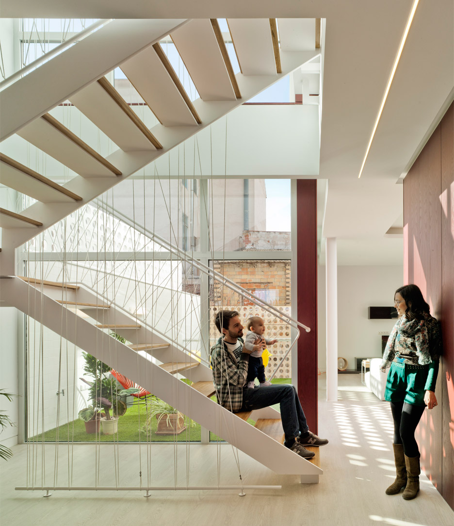 house-f-and-m-la-erreria-carlos-sanchez-garcia-architecture-alicante-spain-_dezeen_936_12.jpg