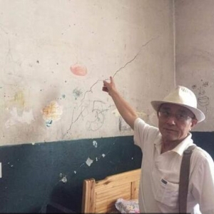 成都一小区墙体出现数米裂缝 48家住户安危谁顾