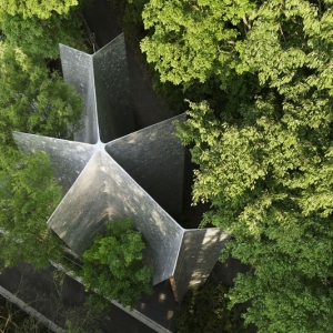 ɽɭС  Sayama Forest Chapel by Hiroshi Nakamura & NAP