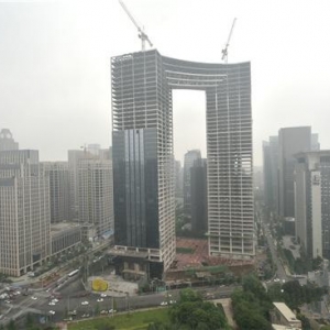 成都新版大裤衩建筑 网友戏称"直筒牛仔裤"