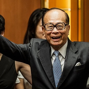 四年来首次 李超人杀回香港住宅地产